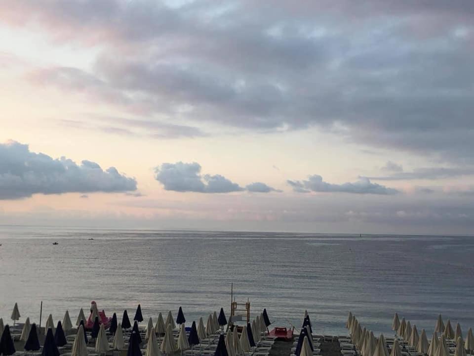 Maresuite Albissola Marina Luaran gambar